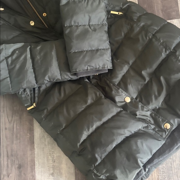 Michael kors green puffer coat - Picture 3 of 3
